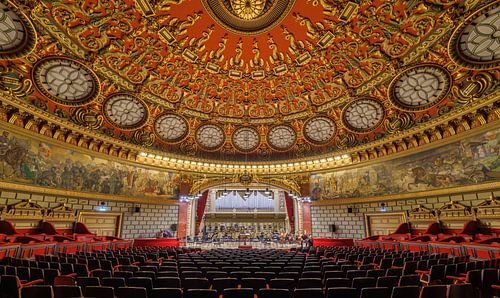Boekarest, de levendige hoofdstad van Roemenië, verrast met een mix van oude charme en moderne dynamiek.