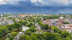 Gewitterwolken über Zwolle während eines Sommergewitter