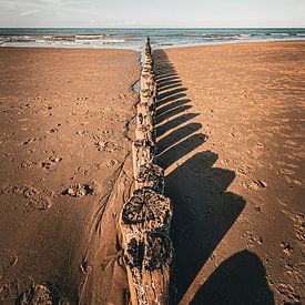 The line from abutments to the sea. by Robby's fotografie