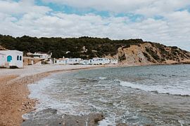 Blick auf den Strand Cala del Portitxol in Jávea, Xàbia Spanien. von Manon Visser