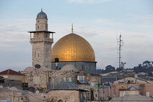 Minaret et coupole d'El-Ghawanima sur le rocher du temple à Jérusalem, Israël.