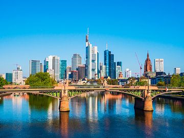 Frankfurt am Main Skyline van Mustafa Kurnaz