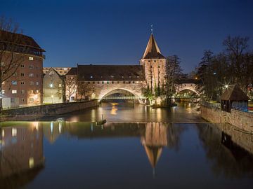 Nürnberg bei Nacht - Pegnitzwehr, Kettensteg und Schlayerturm