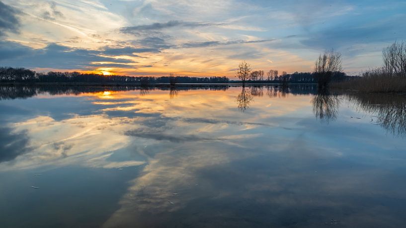 Colourful sunset at Geestmerambacht recreation area by Bram Lubbers