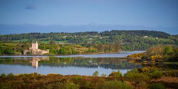 Doe Castle, een historisch fort aan de kust van Donegal van Antwan Janssen