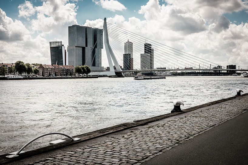 Langs de Nieuwe Maas in Rotterdam van H Verdurmen