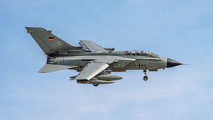 Landender Panavia Tornado der Luftwaffe.