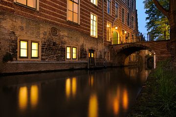 Paushuize aan de Kromme Nieuwegracht in Utrecht van Donker Utrecht