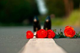 She goes without turning around. by Norbert Sülzner