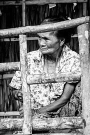 Old woman on island in Thailand black and white portrait by Lindy Schenk-Smit