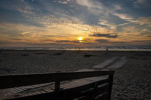 Zonsondergang op het strand van Nieuwpoort in Belgie
