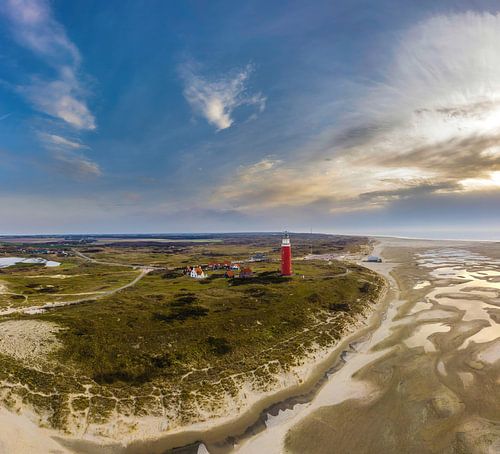 Texel van boven | Hoogtefoto Eierland Vuurtoren en Texelse duinen | Muurcirkel van RB-Photography