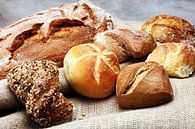 Verschillende soorten brood en broodjes op een bakkersposter van Beats thumbnail