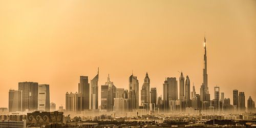 Skyline van Dubai met Burj Khalifa