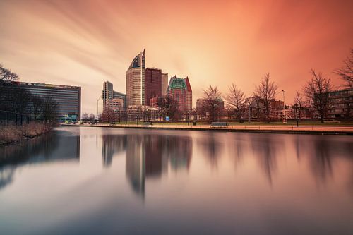 Skyline Den Haag bij zonsopkomst