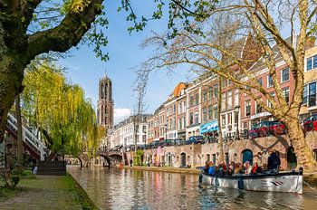 Oudegracht met zicht op de Domtoren, Utrecht