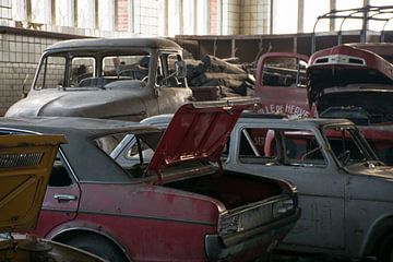 Urbex - Abandoned garage by Tim Vlielander