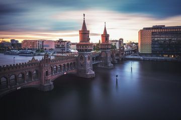 Berlijn Oberbaumbrücke als langetermijnblootstelling van Jean Claude Castor