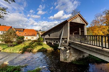 Overdekte houten brug in Buchfart van Dirk Rüter