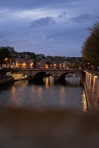 Die Seine und eine Brücke bei Nacht | Paris | Frankreich Reisefotografie