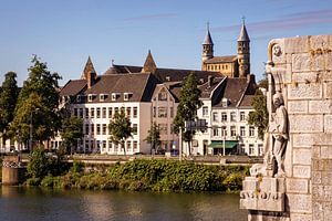 Promenade langs de Maas in Maastricht van Rob Boon