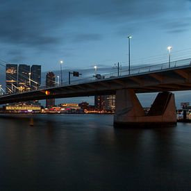 Night photo of the Kop van Zuid Rotterdam by Paul Kampman