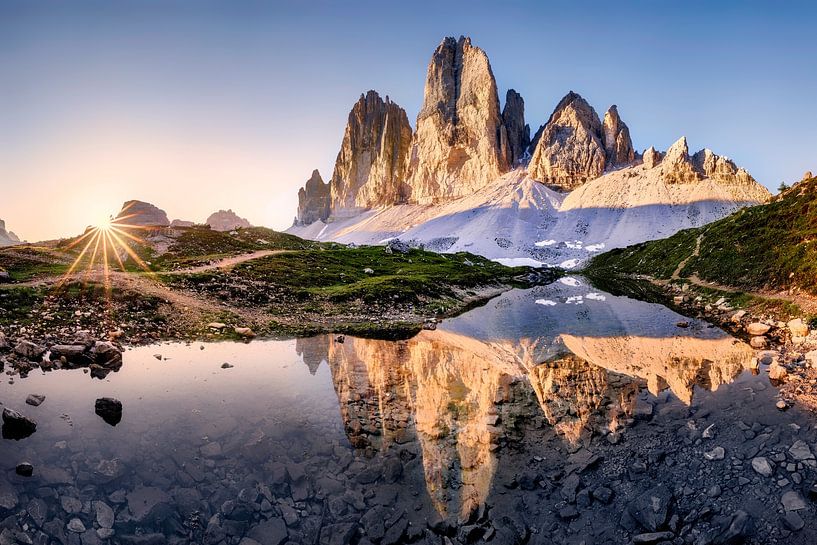 De drie toppen in de Dolomieten bij zonsopgang van Voss fotografie
