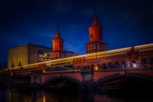 Oberbaumbrücke über die Spree in Berlin 07