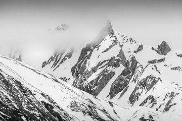 Besneeuwde bergen in het Knuttental, Rein in Taufers, Zuid-Tirol van Christian Müringer