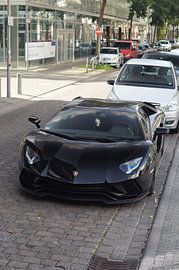 Geschwärzter Lamborghini Aventador S in Düsseldorf von Joost Prins Photograhy