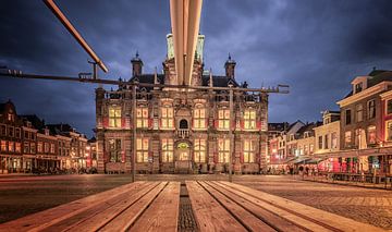 Das Rathaus von Delft, in der niederländischen Provinz Südholland