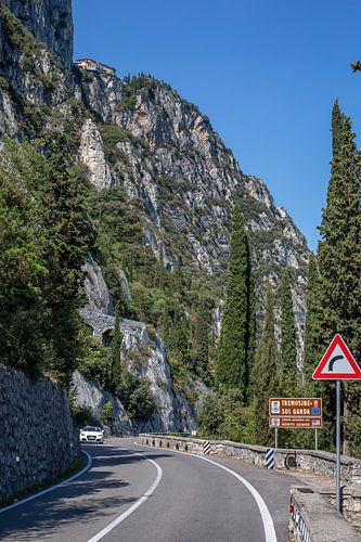 Gardameer - weg langs het meer tussen Limone Sul Garda en Campione del Garda