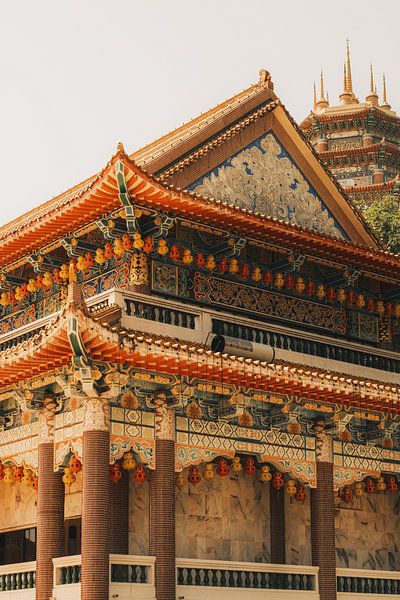 Farbenpracht und Detail: Die kunstvolle Architektur des Kek Lok Si von NZME Photography
