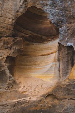 Von Wind und Wasser erodierte Felsen an den Klippen bei Sydney von Ken Tempelers