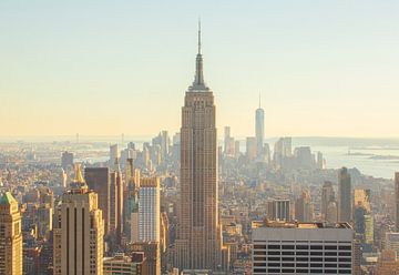 Skyline von New York City - Empire State Building (USA) von Marcel Kerdijk