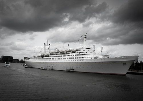SS Rotterdam in black and white