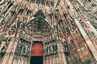 Porte rouge de la cathédrale de Strasbourg par Shanti Hesse Aperçu