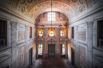 Villa italienne abandonnée. sur Roman Robroek - Photos de bâtiments abandonnés