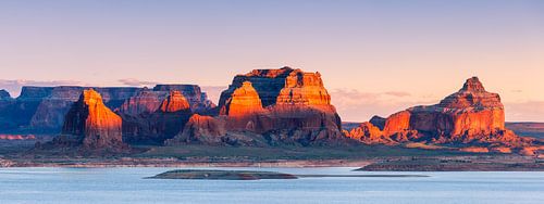 Panorama met blik over de Padre Bay, Lake Powell