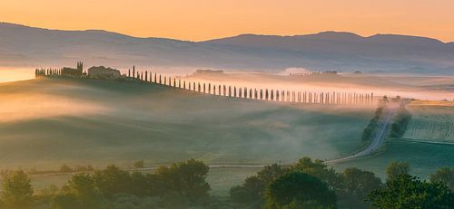 Zonsopkomst Poggio Covili, Val d'Orcia, Toscane, Italië