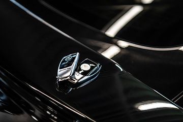 Mercedes AMG-Schlüssel am Spoiler von Bas Fransen