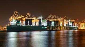 Containerschip Ever Acme van Evergreen. van Jaap van den Berg
