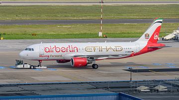 Airbus A320-200 d'Air Berlin en livrée Air Berlin-Eithad. sur Jaap van den Berg