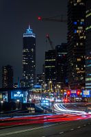 Zalmhaventoren in de nacht