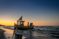 Vissersboot op Usedom bij zonsondergang