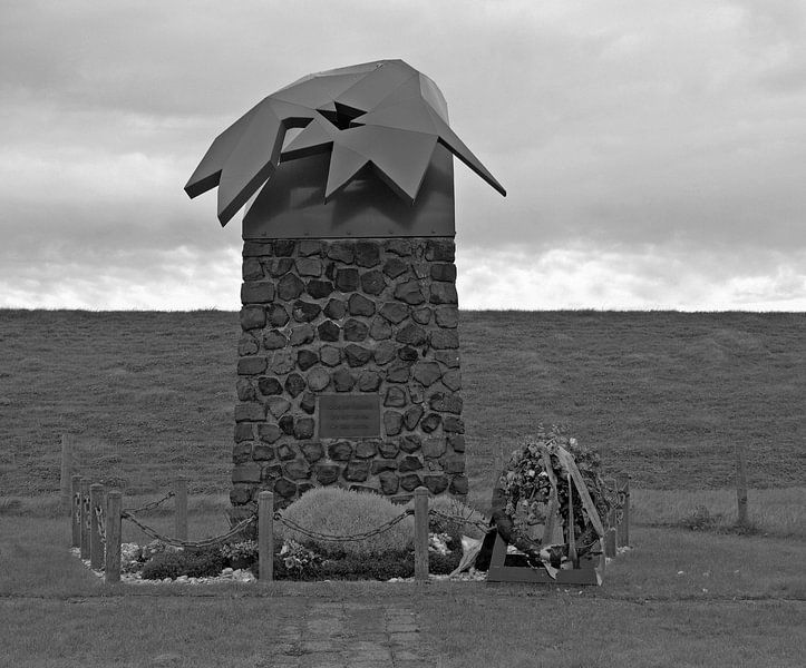 Memorial Texel by Jose Lok