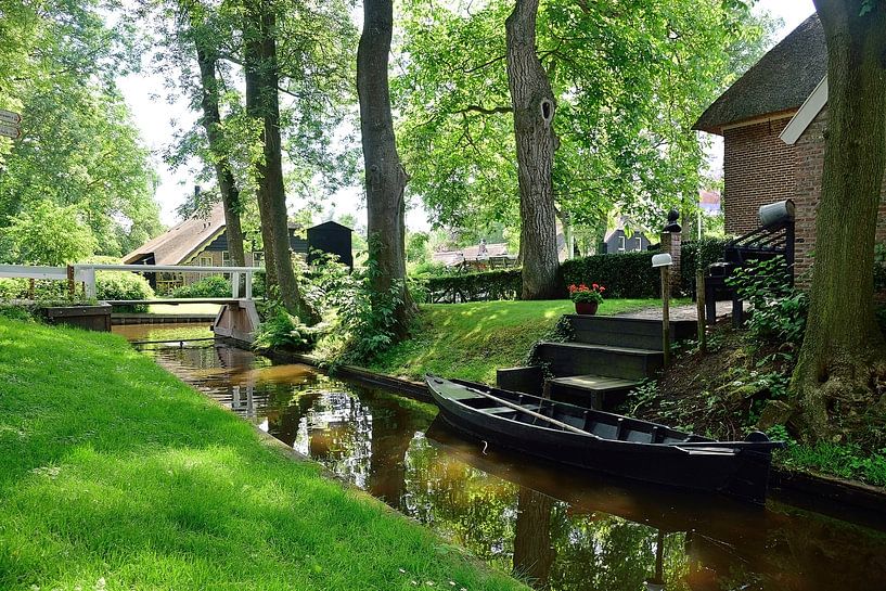 Je moet hier een boot hebben van Frank's Awesome Travels