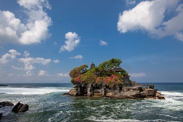 Tanah Lot - Temple dans l'océan. Bali, Indonésie sur Tjeerd Kruse