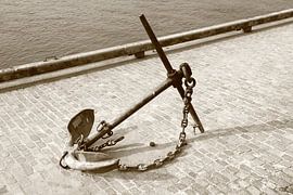Ship's anchor by Bobsphotography