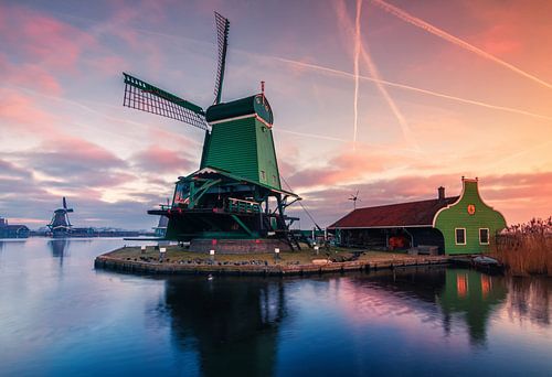 Molens Zaanse Schans bij zonsopkomst